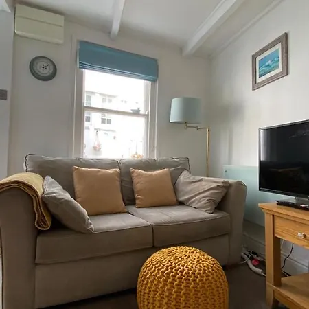 3 Bedroom Minutes Walk From Town, Harbour & Beaches. Σπίτι διακοπών St Ives